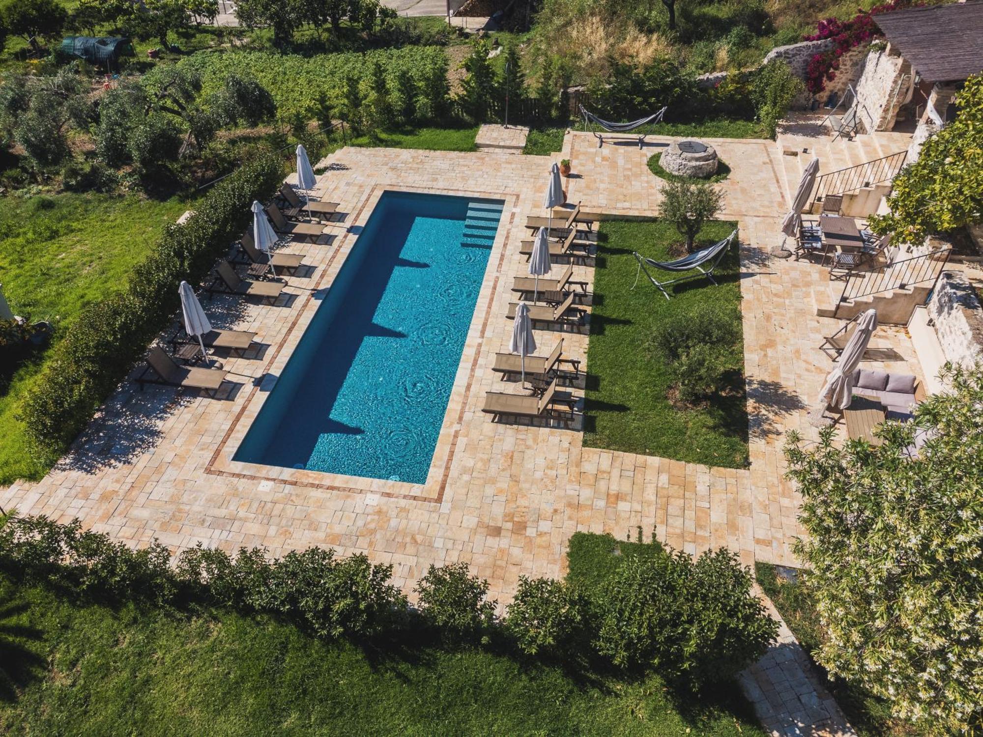 Marcora'S Historical Estate Guest House Strongylí Exterior photo