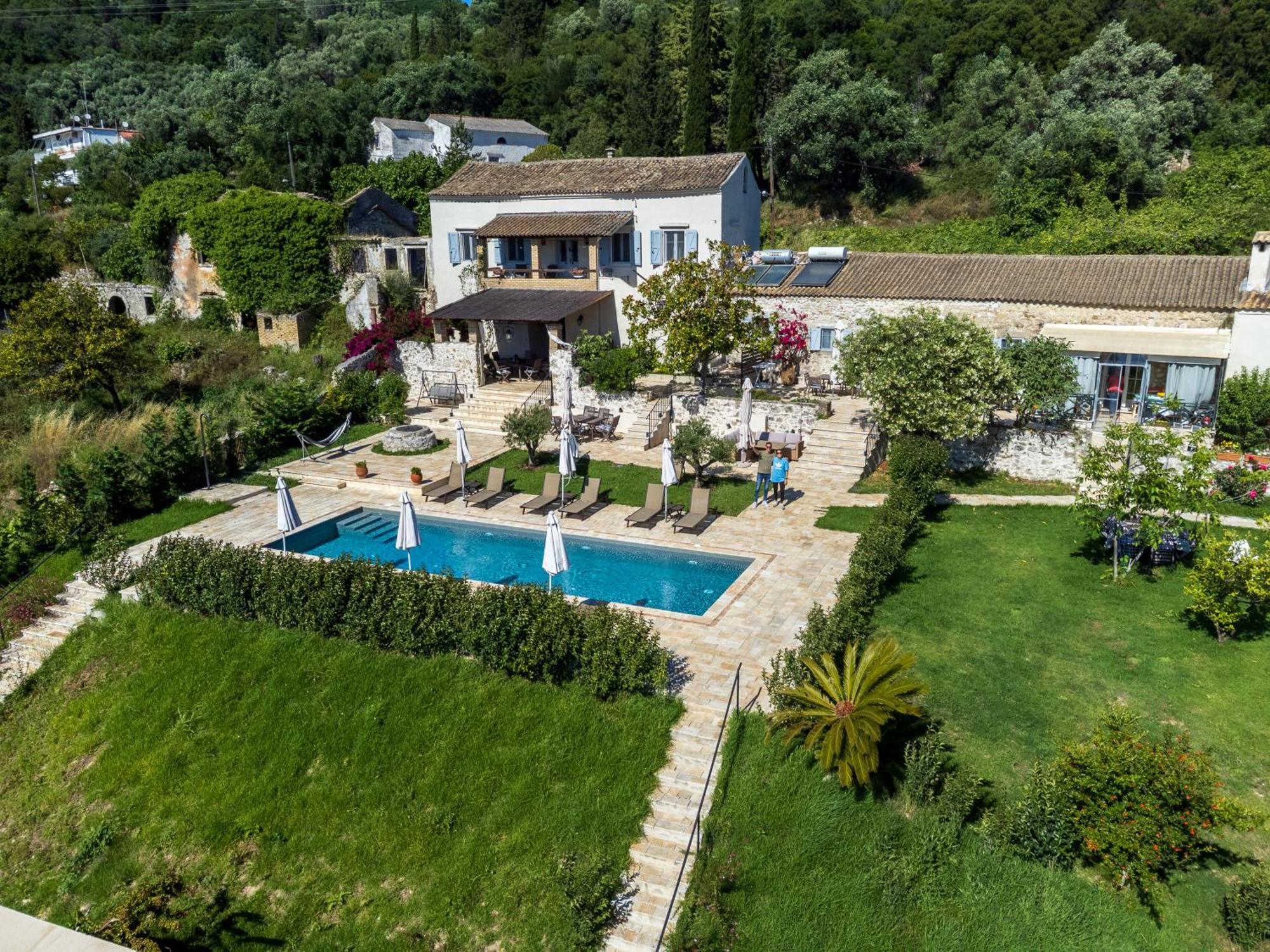 Marcora'S Historical Estate Guest House Strongylí Exterior photo